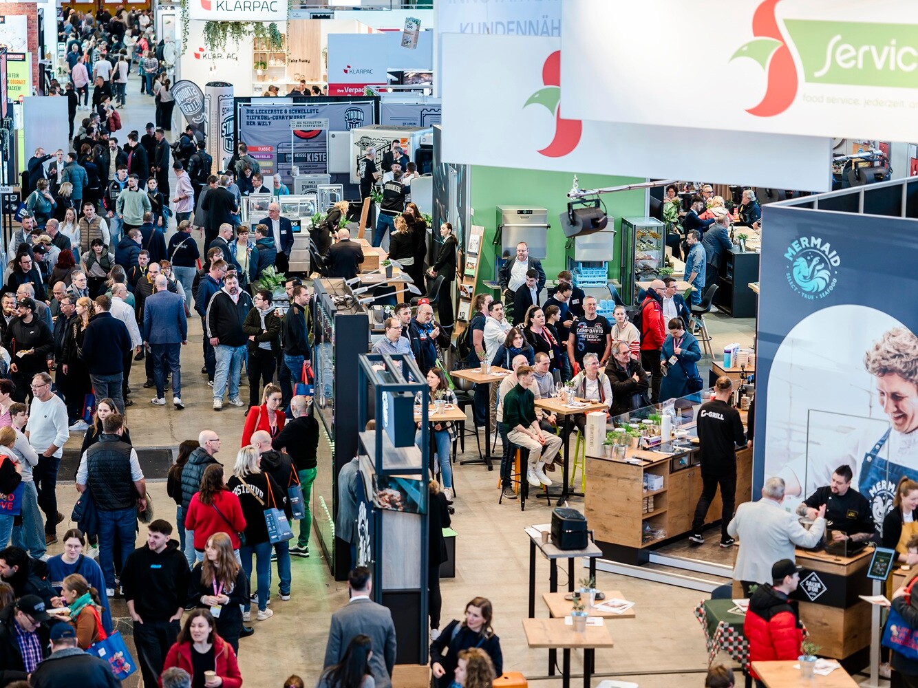 FOODSpecial Stuttgart 2026 Eine große Menschenmenge in einem großen Raum